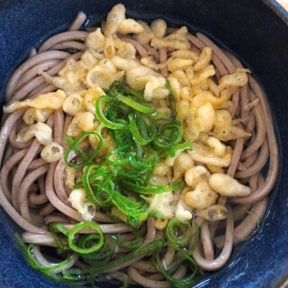 ネギと天かすのあっさり蕎麦